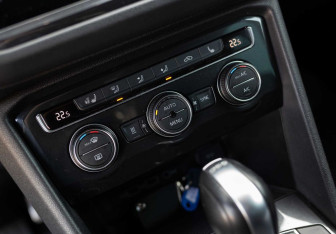 Подержанный автомобиль Volkswagen Tiguan 2018 года (15 фото)