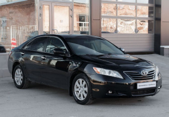 Подержанный автомобиль Toyota Camry Sedan 2006 года (3 фото)