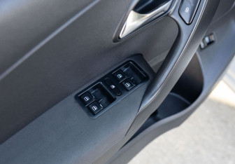 Подержанный автомобиль Volkswagen Polo Sedan 2011 года (15 фото)