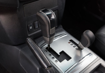 Подержанный автомобиль Mitsubishi Pajero 2011 года (16 фото)