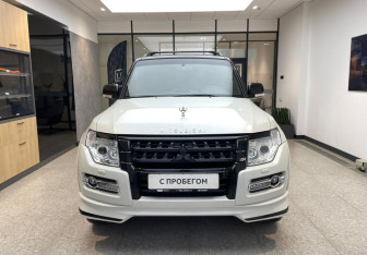 Подержанный автомобиль Mitsubishi Pajero 2019 года (3 фото)