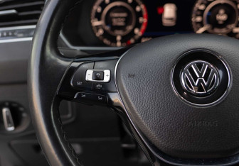 Подержанный автомобиль Volkswagen Tiguan 2018 года (12 фото)