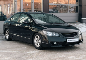 Подержанный автомобиль Honda Civic Sedan 2009 года (3 фото)