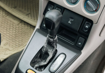 Подержанный автомобиль Land Rover Freelander 2001 года (14 фото)