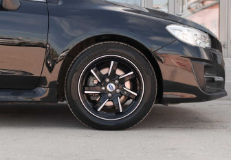Подержанный автомобиль Subaru Levorg 2019 года (9 фото)