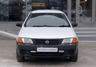 Подержанный автомобиль Nissan AD 2003 года (2 фото)