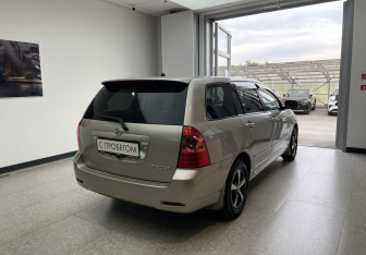 Подержанный автомобиль Toyota Corolla Wagon 2005 года (4 фото)