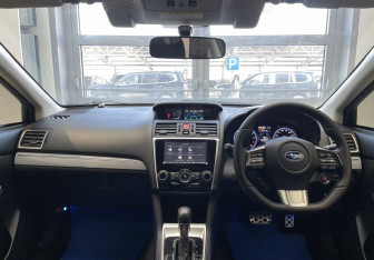 Подержанный автомобиль Subaru Levorg 2014 года (11 фото)