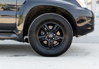 Подержанный автомобиль Lexus GX 2003 года (9 фото)