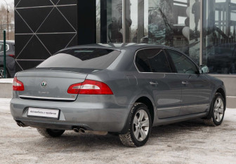 Подержанный автомобиль Skoda Superb Wagon 2012 года (5 фото)