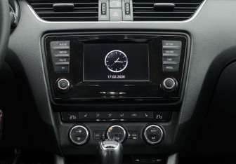 Подержанный автомобиль Skoda Octavia Wagon 2013 года (14 фото)