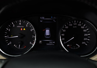 Подержанный автомобиль Nissan X-Trail 2018 года (12 фото)