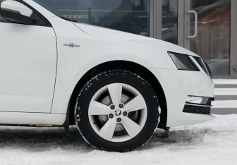 Подержанный автомобиль Skoda Octavia Liftback 2018 года (9 фото)