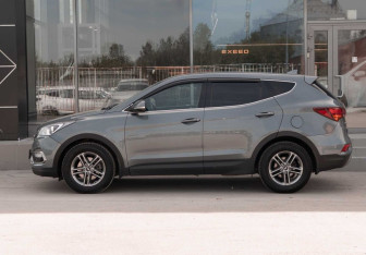 Подержанный автомобиль Hyundai Santa Fe 2017 года (8 фото)