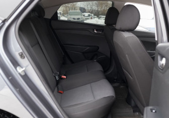 Подержанный автомобиль Hyundai Solaris Sedan 2021 года (18 фото)