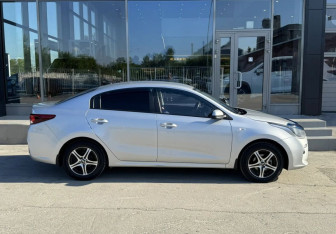 Подержанный автомобиль Kia Rio Sedan 2017 года (4 фото)