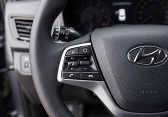 Подержанный автомобиль Hyundai Solaris Sedan 2021 года (12 фото)