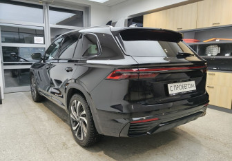 Подержанный автомобиль Geely Monjaro 2023 года (7 фото)