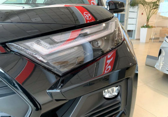 Новый Toyota RAV4 2025 (2 фото)