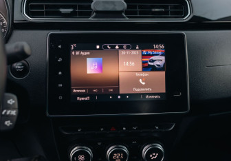 Подержанный автомобиль Renault Arkana 2019 года (14 фото)