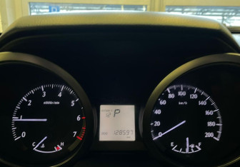 Подержанный автомобиль Toyota Land Cruiser Prado 2015 года (14 фото)