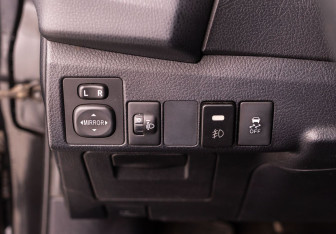 Подержанный автомобиль Toyota Corolla Sedan 2013 года (17 фото)