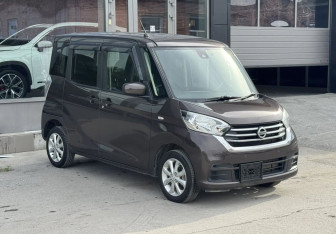 Подержанный автомобиль Nissan Dayz Roox 2019 года (3 фото)
