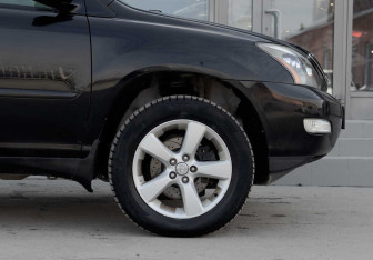 Подержанный автомобиль Lexus RX 2004 года (9 фото)
