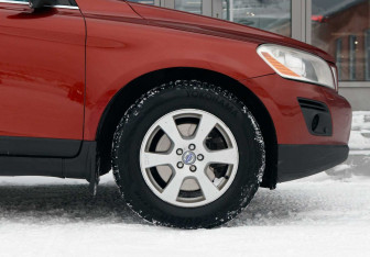 Подержанный автомобиль Volvo XC60 2010 года (9 фото)