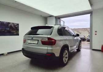 Подержанный автомобиль BMW X5 2008 года (4 фото)