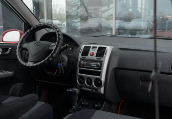 Подержанный автомобиль Hyundai Getz 2005 года (10 фото)