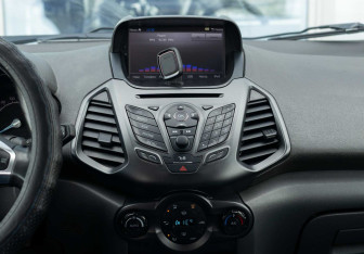 Подержанный автомобиль Ford EcoSport 2015 года (14 фото)