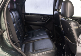 Подержанный автомобиль Ford Maverick 2002 года (17 фото)