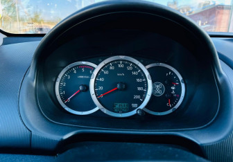 Подержанный автомобиль Mitsubishi L200 2015 года (5 фото)