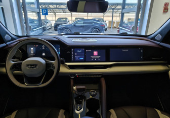 Подержанный автомобиль Geely Monjaro 2023 года (8 фото)