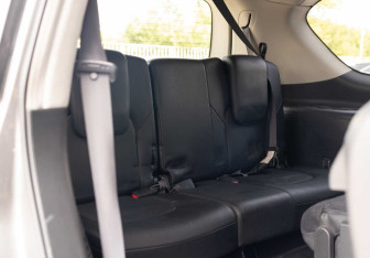 Подержанный автомобиль Nissan Patrol 2011 года (21 фото)