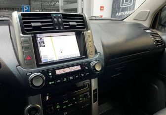 Подержанный автомобиль Toyota Land Cruiser Prado 2013 года (9 фото)