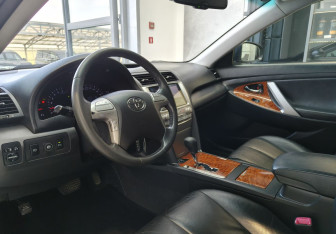 Подержанный автомобиль Toyota Camry Sedan 2010 года (7 фото)