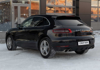 Подержанный автомобиль Porsche Macan 2015 года (7 фото)