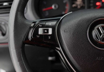 Подержанный автомобиль Volkswagen Polo Sedan 2017 года (12 фото)