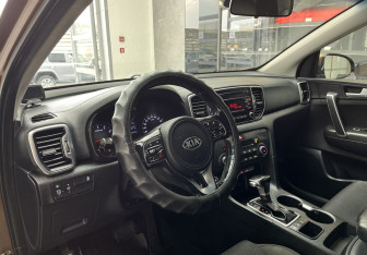Подержанный автомобиль Kia Sportage 2017 года (7 фото)