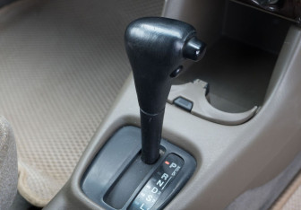 Подержанный автомобиль Mazda Capella Sedan 1999 года (14 фото)