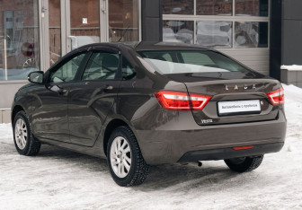 Подержанный автомобиль LADA (ВАЗ) Vesta Sedan 2016 года (7 фото)