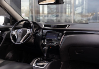 Подержанный автомобиль Nissan Qashqai 2018 года (10 фото)