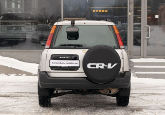 Подержанный автомобиль Honda CR-V 1996 года (6 фото)