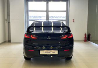 Подержанный автомобиль Mitsubishi Lancer Sedan 2013 года (6 фото)