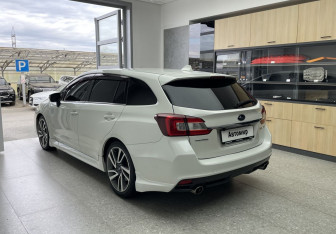 Подержанный автомобиль Subaru Levorg 2014 года (6 фото)