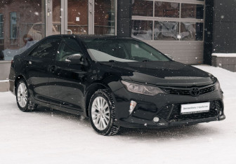 Подержанный автомобиль Toyota Camry Sedan 2015 года (3 фото)