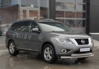 Подержанный автомобиль Nissan Pathfinder 2016 года (3 фото)