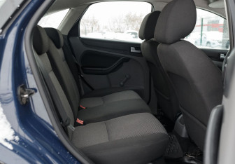 Подержанный автомобиль Ford Focus Hatchback 2011 года (17 фото)